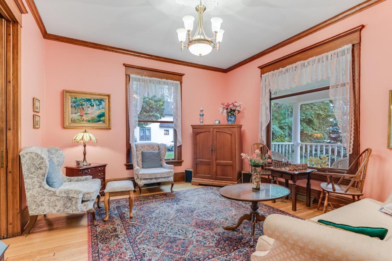 Covington Manor B&B Cambridge Екстериор снимка